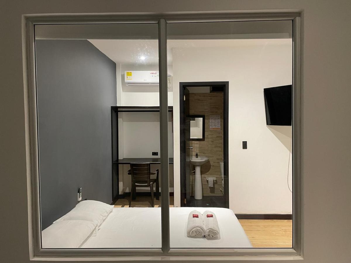 Zugi Inn Hotel Leticia Buitenkant foto