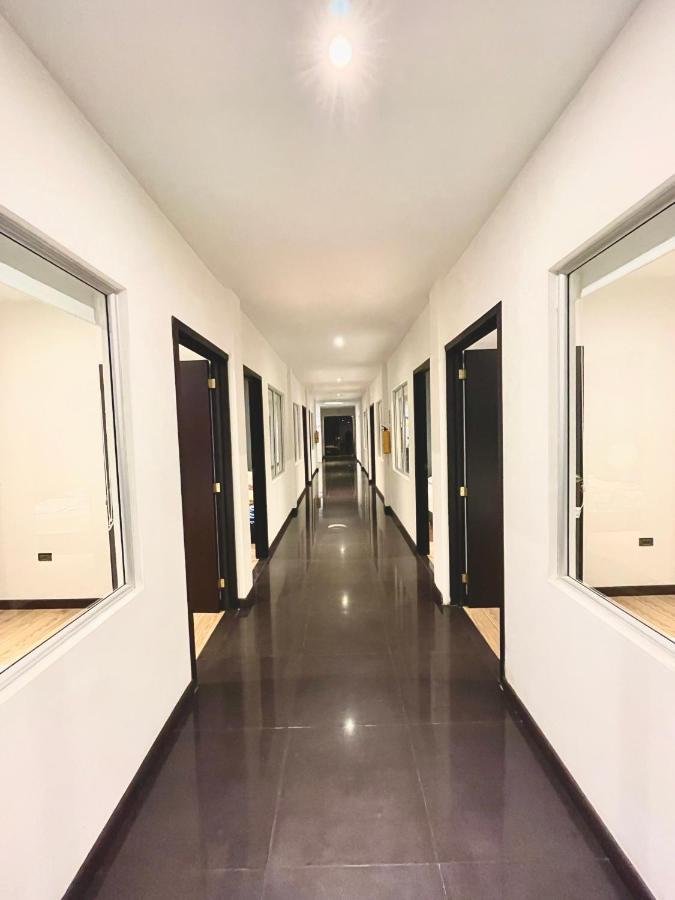 Zugi Inn Hotel Leticia Buitenkant foto