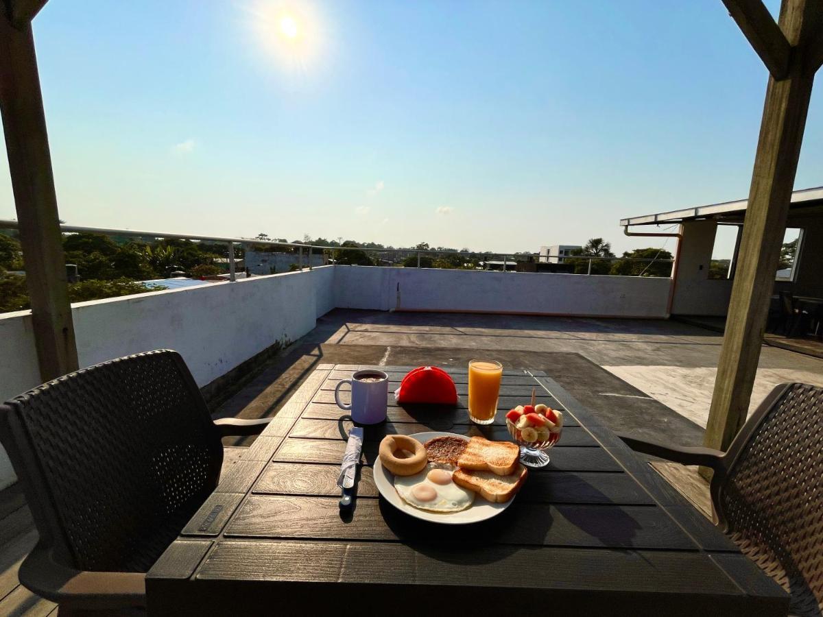 Zugi Inn Hotel Leticia Buitenkant foto